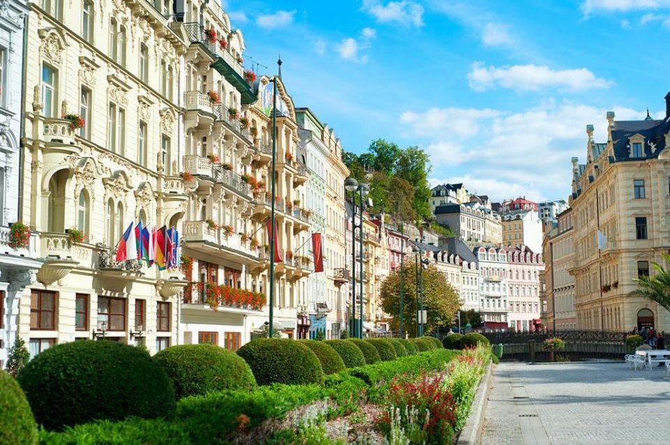 From Prague: Guided Trip to Karlovy Vary With Spa - Relaxation at Traditional Spa