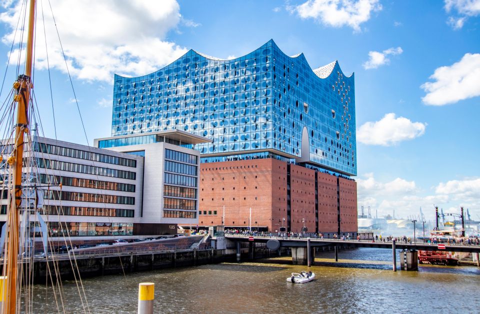 Hamburg: Private Architecture Tour With a Local Expert - Weather Considerations and Tour Variations