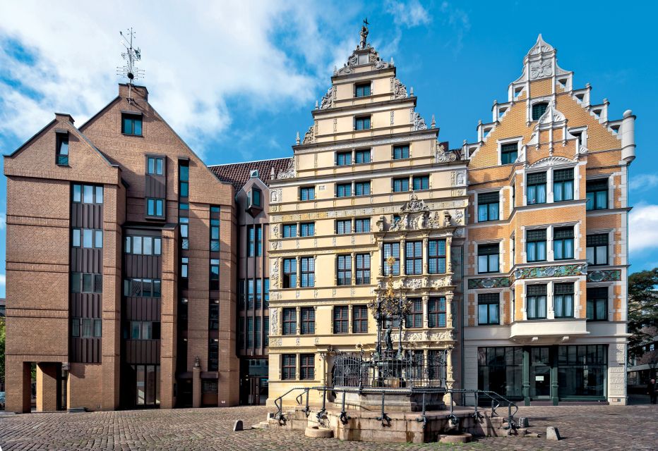 Hannover: Guided Old Town Walking Tour - Accessibility and Languages