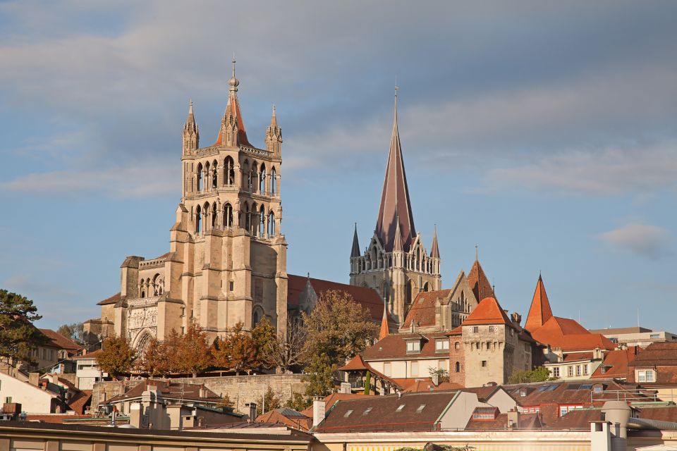 Lausanne: First Discovery Walk and Reading Walking Tour - Navigating the Tour