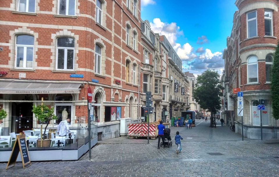 Leuven: Self-Guided Walking Tour With Offline Access - Discover Traditional Belgian Beer