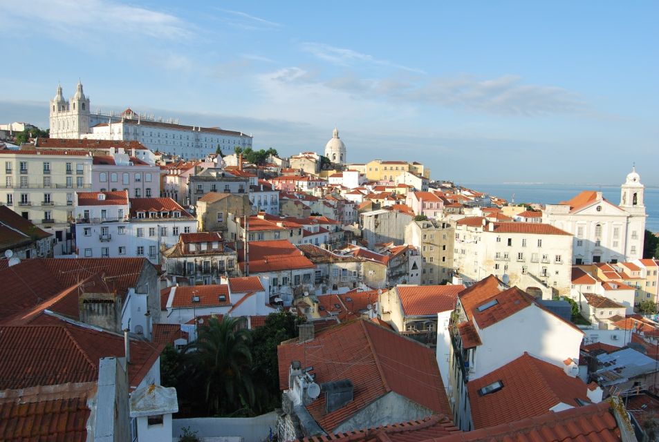 Lisbon: Alfama and São Jorge Castle Quarters Walking Tour - Panoramic Views