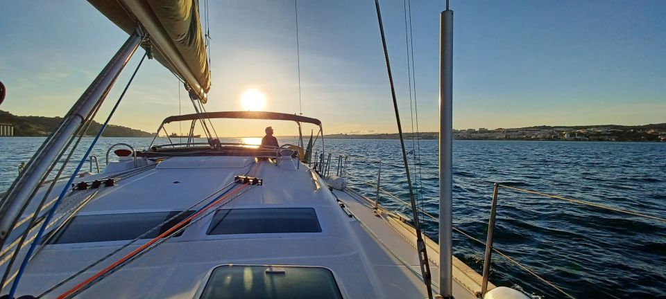 Lisbon: Boat Tour - the Most Comfortable Sailboat - Getting to the Departure Point