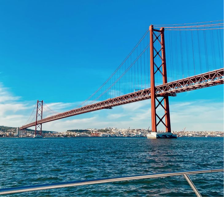 Lisbon: Private Catamaran Tour Along the Tagus River - Catamaran Features and Comfort