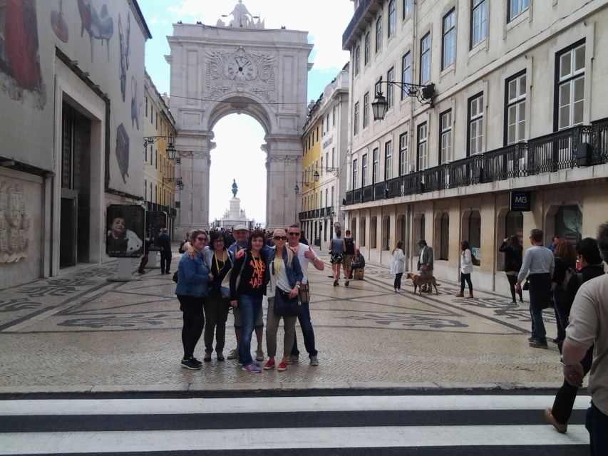 Lisbon: Private Old Town Electric Tuk-Tuk Tour - Languages Offered