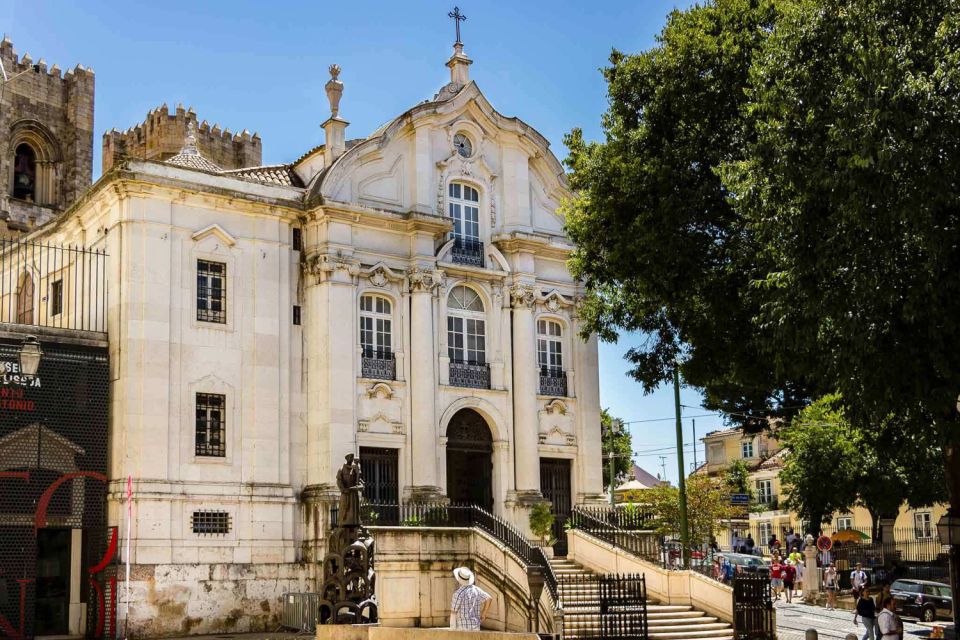 Lisbon: Private Sightseeing Tour in a Vintage Tuk Tuk - Frequently Asked Questions