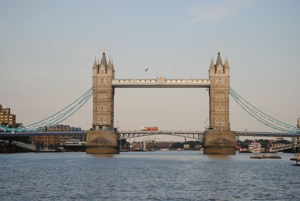 London: Famous Landmarks of the City by Car - Gratuity-Free Experience