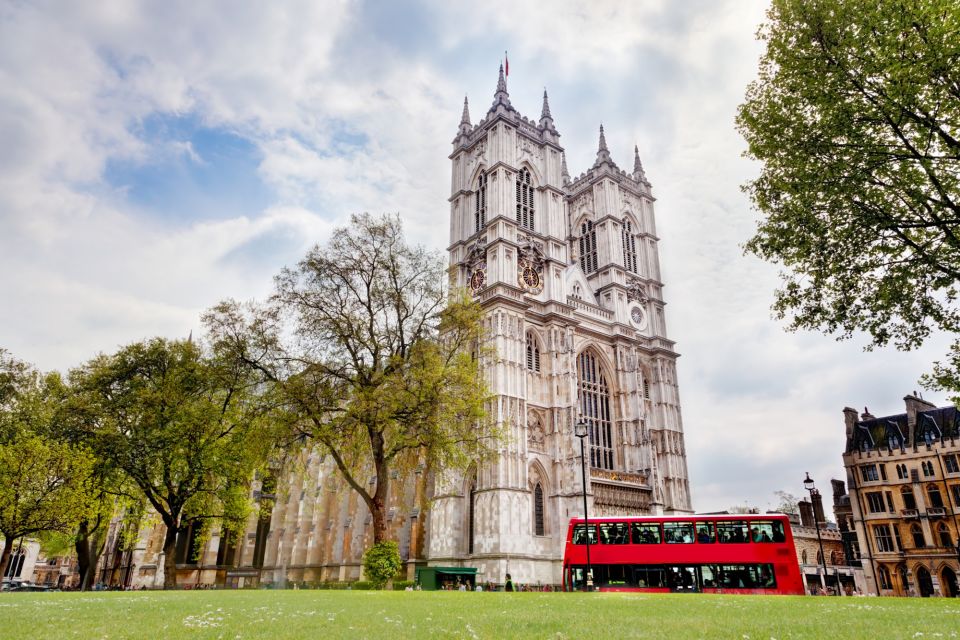 London: Highlights Self-Guided Scavenger Hunt & Tour - Customizable Mobile App Features