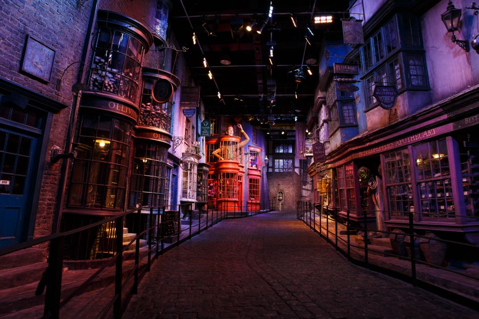 London: Warner Bros. Studio Tour With Transfers - Getting to the Meeting Point