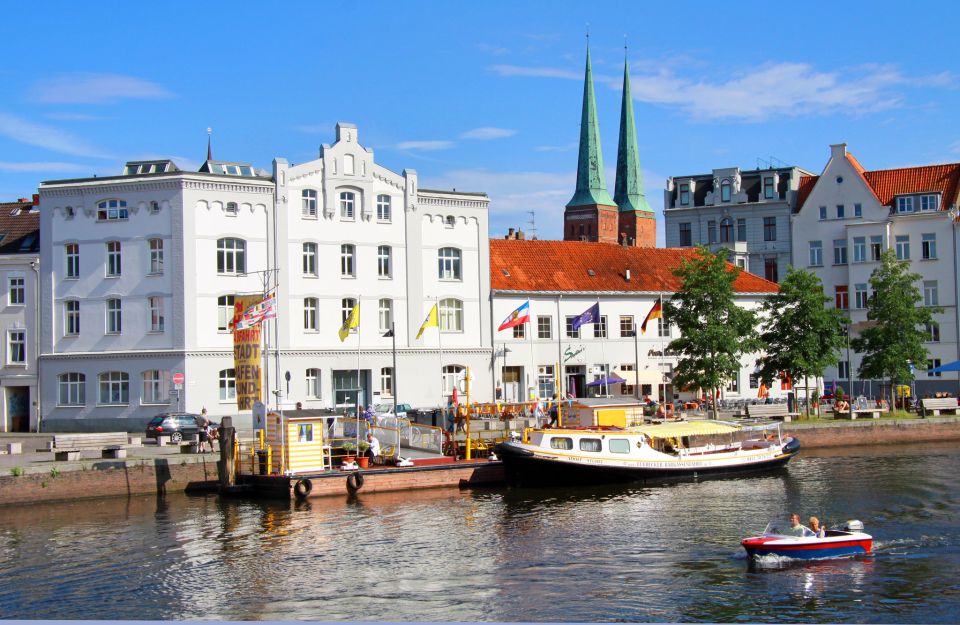 Lübeck: Old Town Highlights Private Walking Tour - Meeting Point