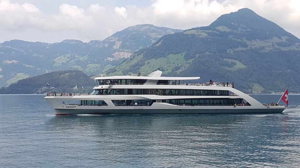 Luzern City Small-Group Tour Incl. Lake Cruise - Tranquil Lake Cruise