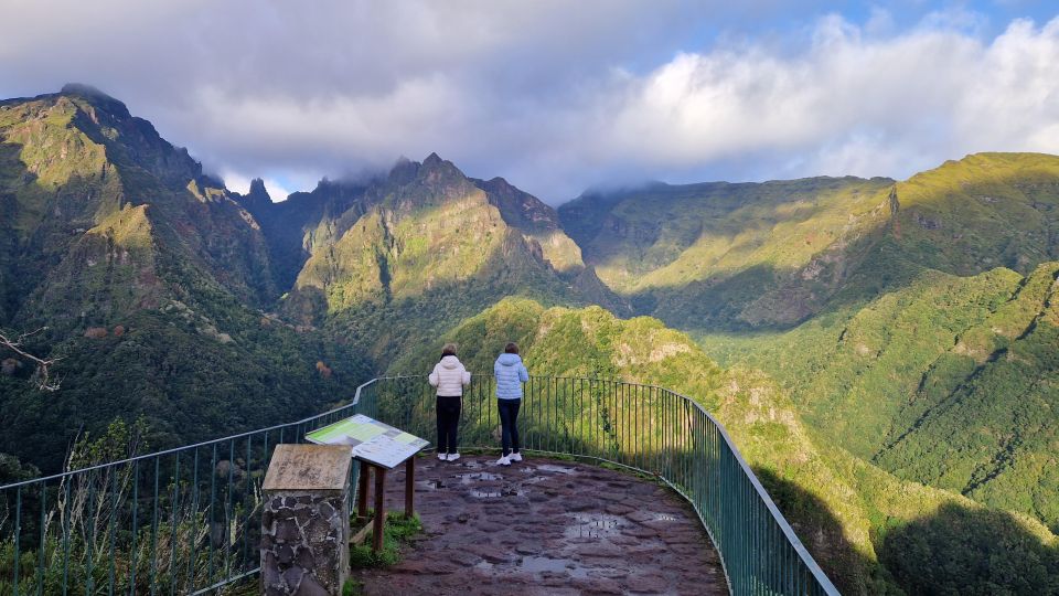 Madeira in One Day: Funchal & Eastern Highlights - Immersive Local Experience