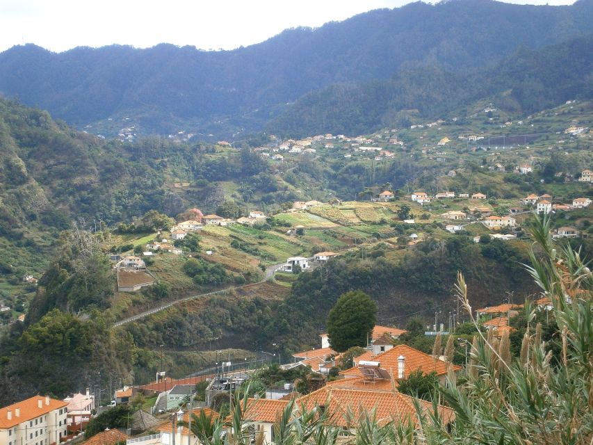 Madeira: Santana 6-Hour Full-Day Tour - Exploring Santana Cottages