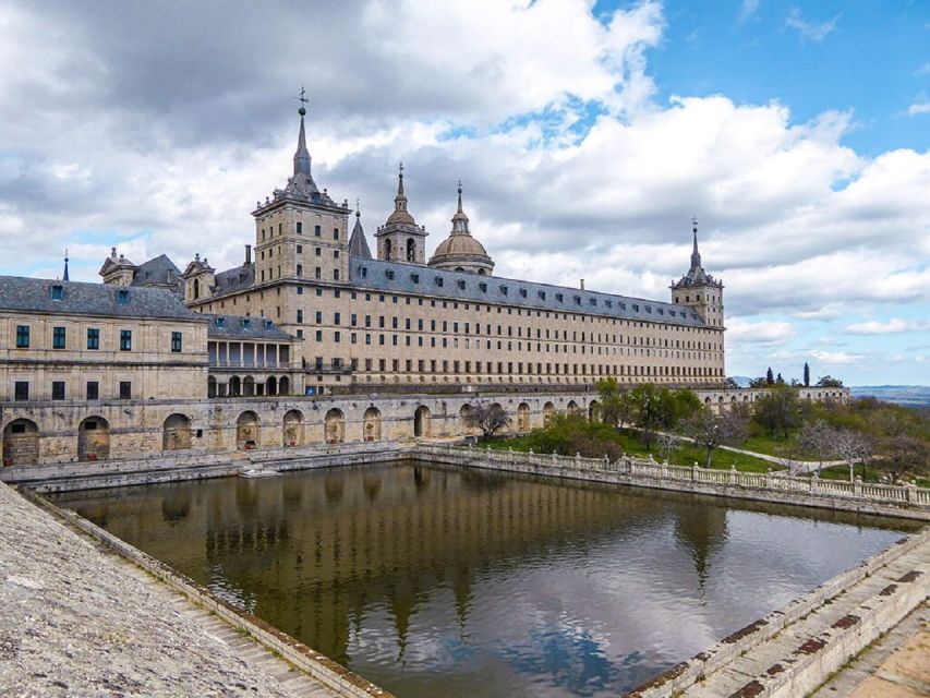 Madrid: 2-Hour City Highlights Guided Walking Tour - Tour Details and Inclusions