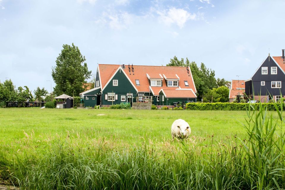 Marken, Volendam and Edam: Private Full-Day Tour - Historic Town Visits