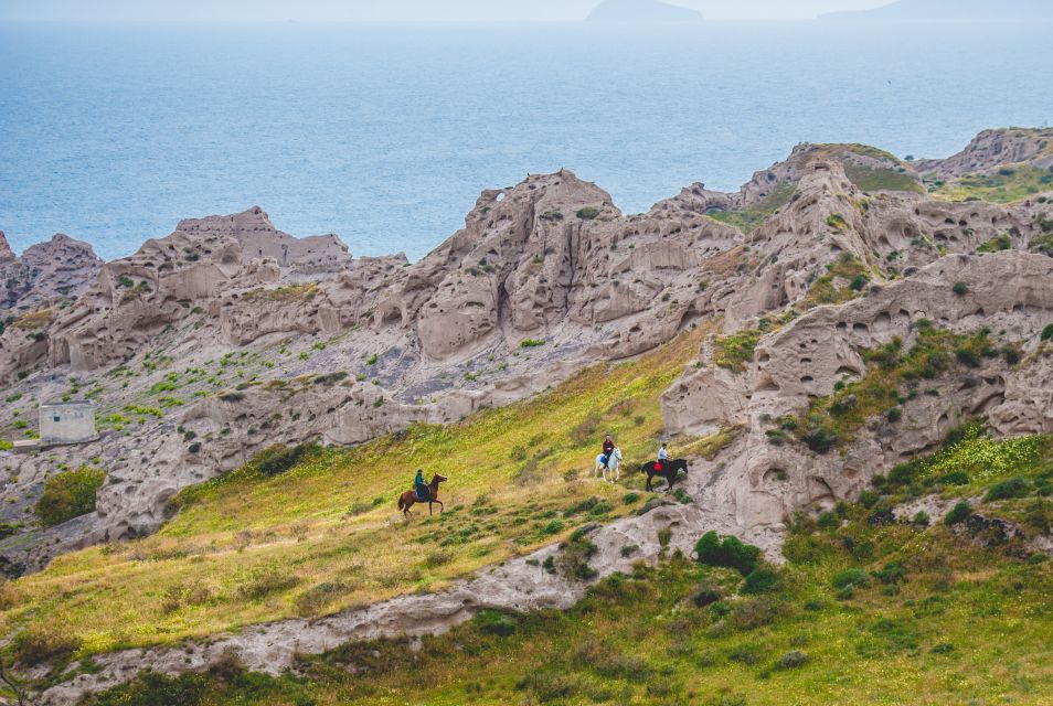 Megalochori: Horseback Riding Tour for Experienced Riders - Admiring Caldera Views