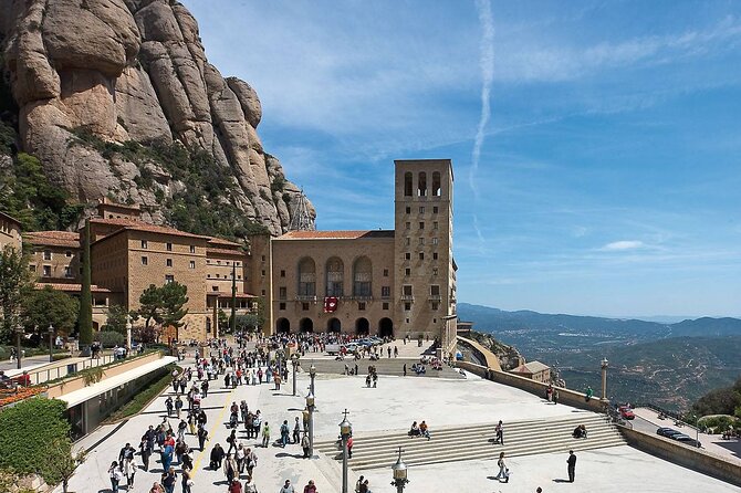 Montserrat Cardona and Salt Mountain Private Tour - Visiting the Salt Mountain