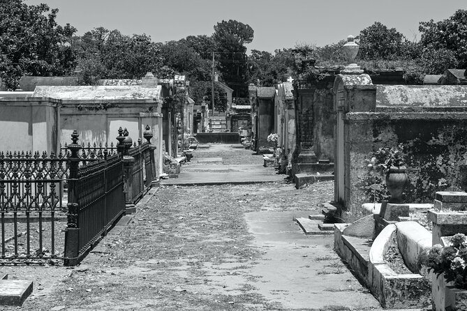 New Orleans Cemetery Bus Tour After Dark - Preparing for the Tour