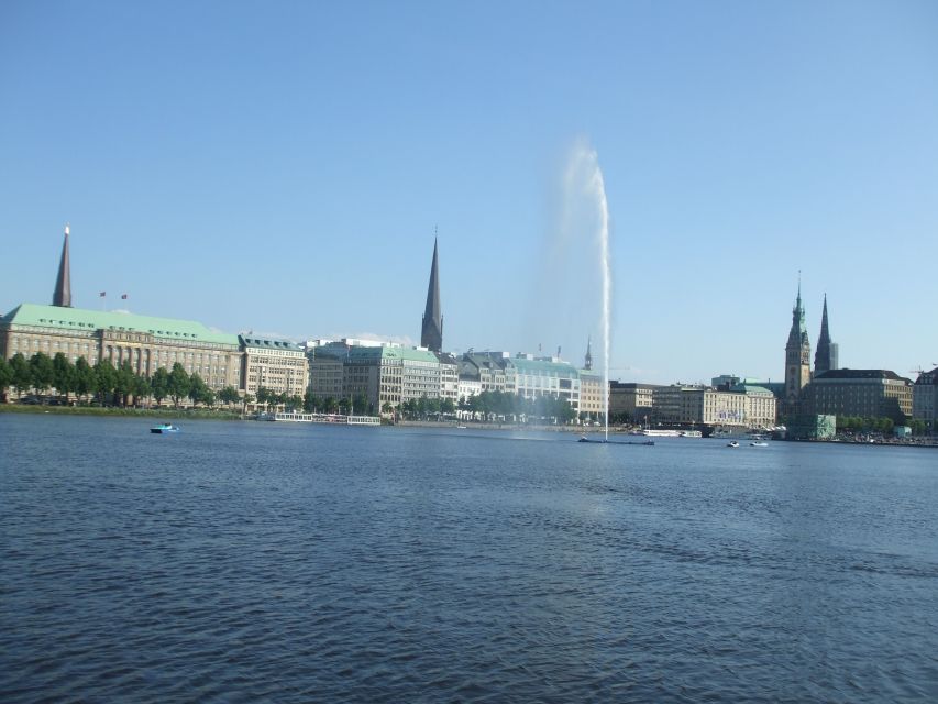 Outer Alster: Celebrities, Waterfronts, and Nature Cycle Tour - Crossing the Mundsburger Brücke