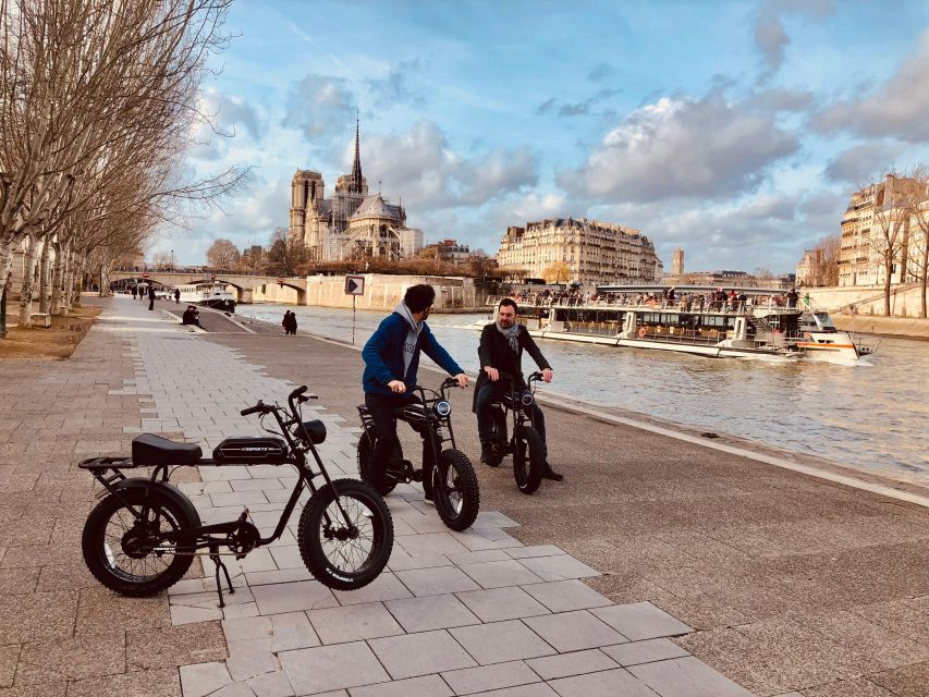 Paris: City Highlights Private Electric Bike Tour With Video - Video Memento of the Tour