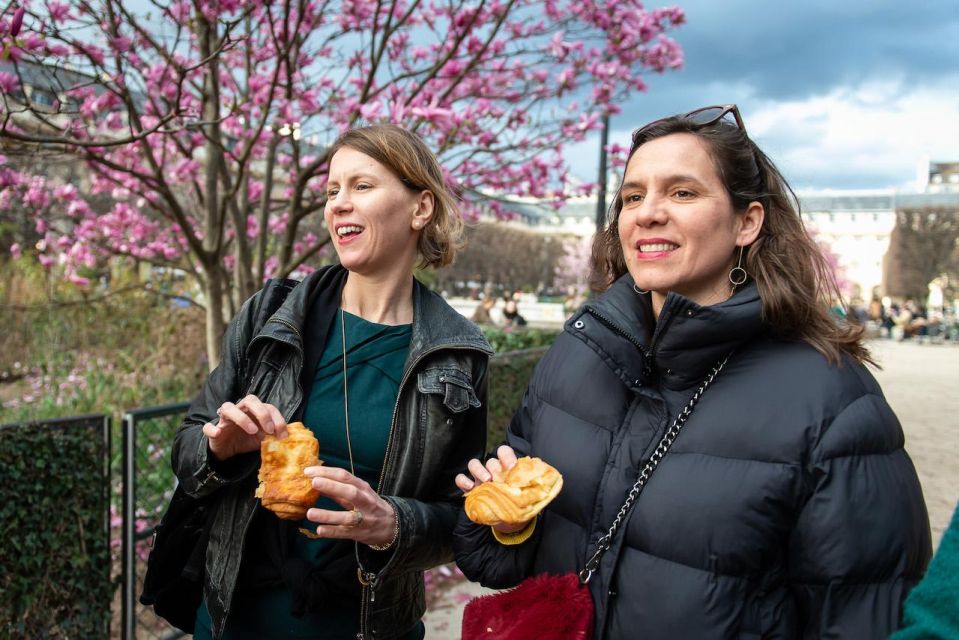 Paris: Emily in Paris Group Tour - Instagram-worthy Spots