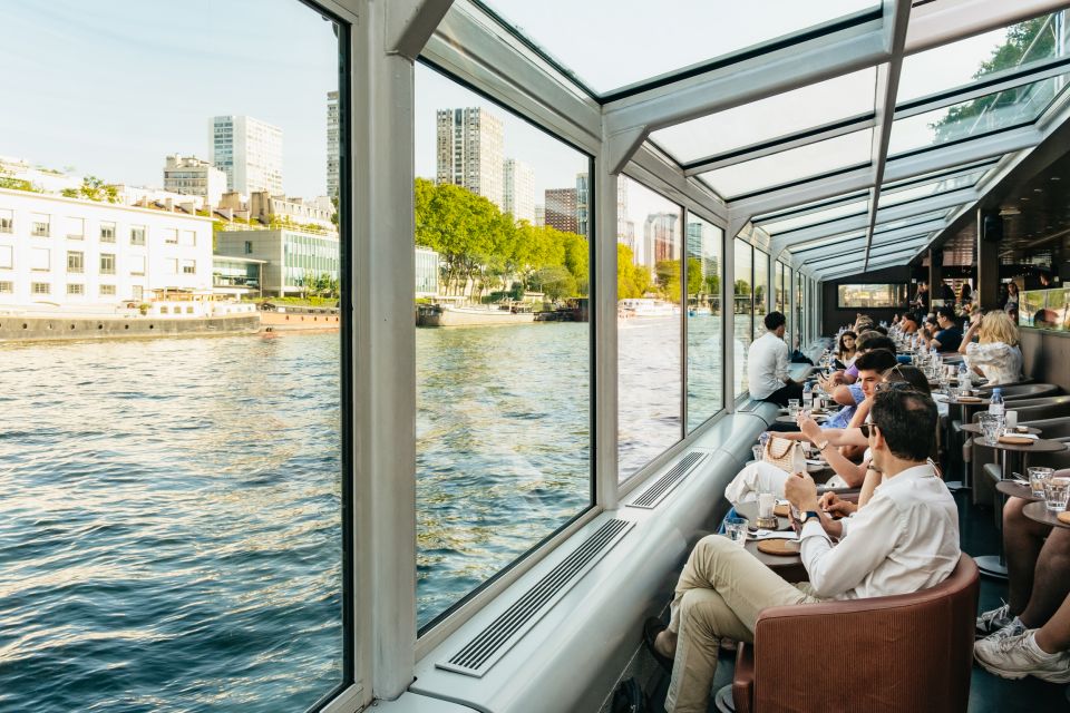 Paris: Seine River Panoramic Views Dinner Cruise - Boarding and Departure Process