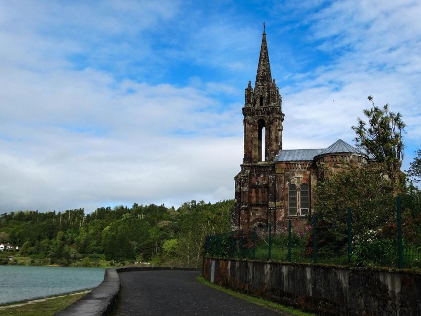 Ponta Delgada: 2-Day West & East Island Volcanoes Tour - Important Details