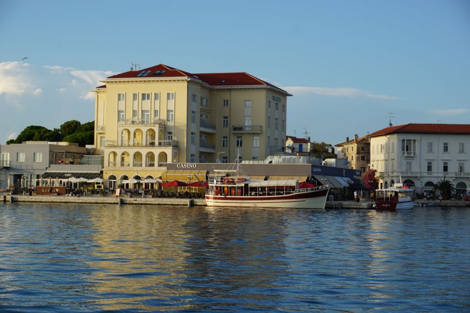 Poreč: Dolphin Spotting Cruise With Included Drinks - Getting to the Departure Point