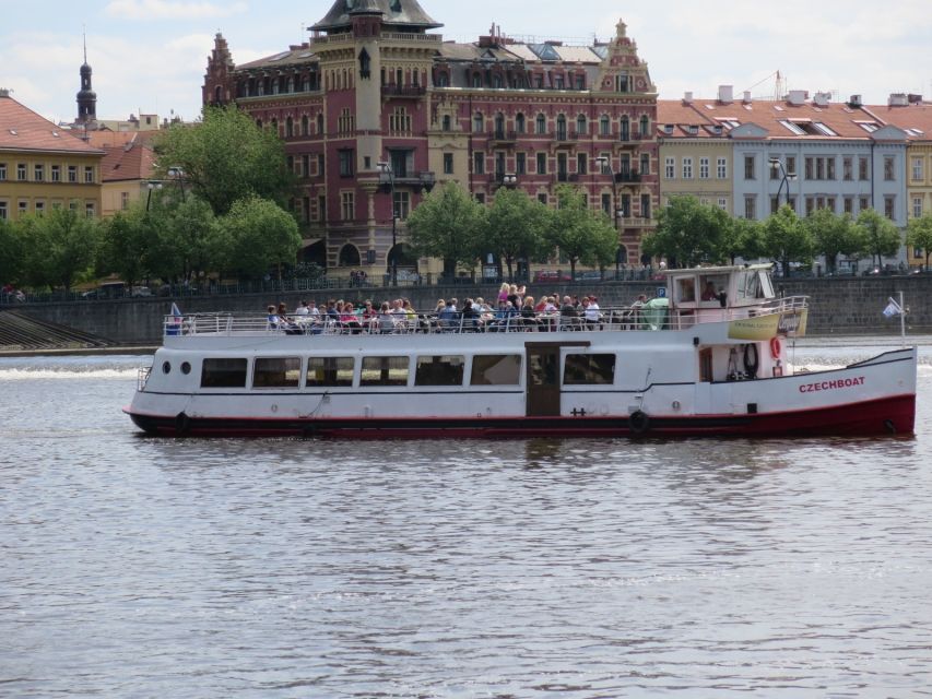 Prague: 1-Hour Vltava River Cruise - Cruise Logistics and Tips