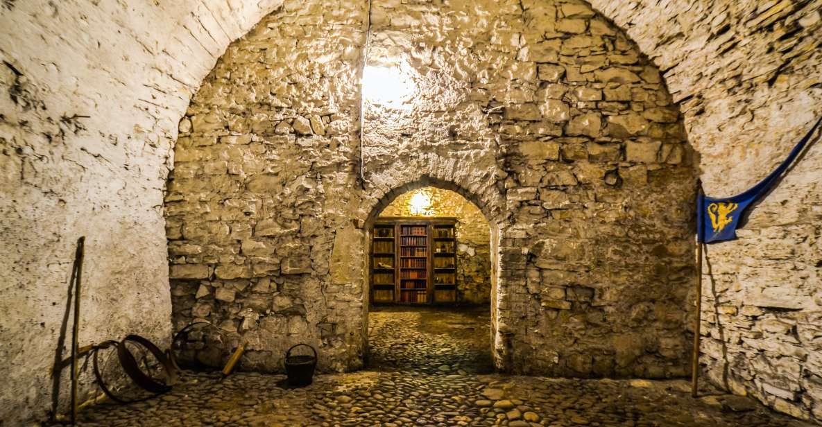 Prague: Old Town, Medieval Underground & Dungeon Tour - Dungeon and Torture Devices