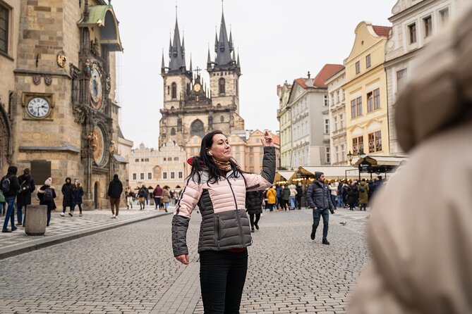 Prague: Old Town Private Walking Tour With Hotel Pickup EN or DE - Language Options