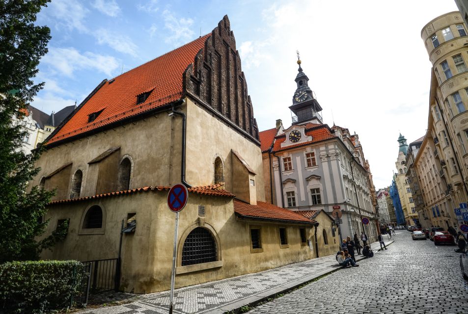 Prague: Synagogues and Jewish Quarter Private Walking Tour - Discovering Jewish Heritage