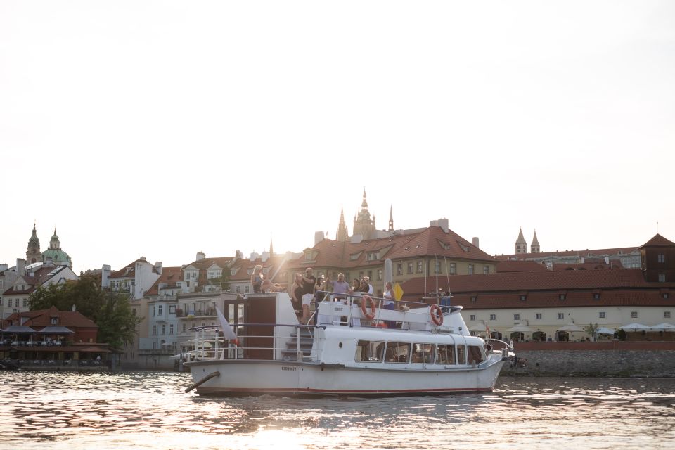 Prague: Vltava River Private Boat Party With Drinks - Customer Ratings and Reviews