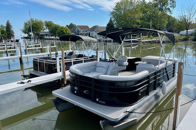 Private 2-hour Sunset Cruise on Lake St Clair and Detroit River - Private Captain Service