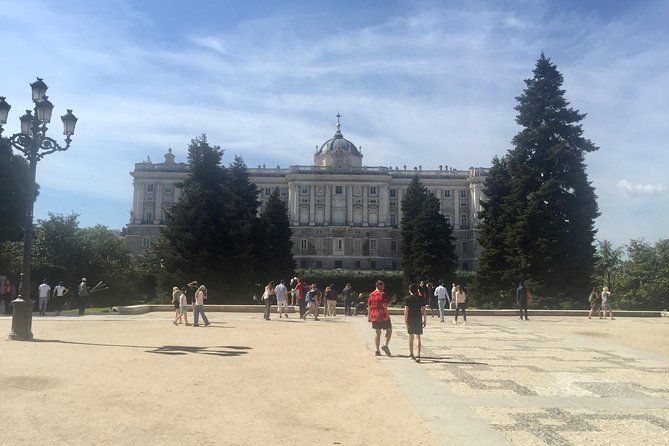 Private Tour of the Royal Palace, Private Guide, Fast Entrance and Pick up at the Hotel. - Guided Tour Experience