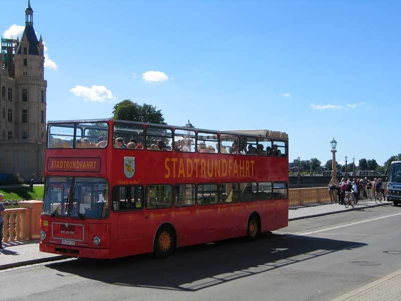 Schwerin: Hop-On Hop-Off Double-Decker Bus Tour - Open-Top Double-Decker Experience