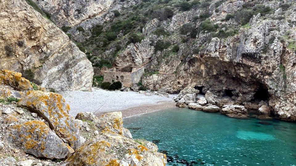 Sesimbra: Wild Beaches and Caves Boat Tour - Boat Cruise Highlights