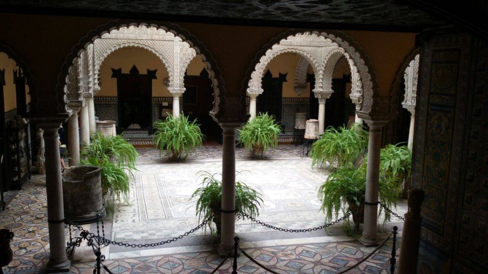 Seville: Casa De Pilatos and Condesa De Lebrija Palace Tour - Pickup Service and Language Options