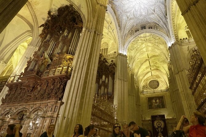 Seville:Private Tour Cathedral and Giralda Entrance Included Skip the Line - Language Support