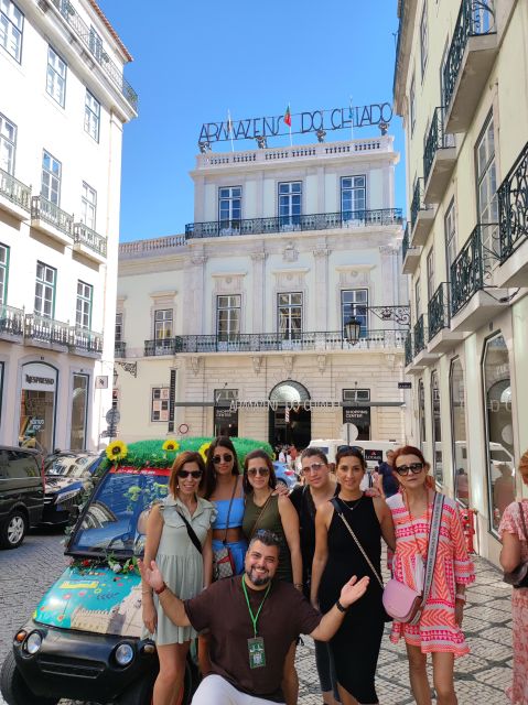 Sightseeing Tour in the City of Lisbon in a Panoramic Tuktuk Classic - Experience in Portuguese, English, or Spanish