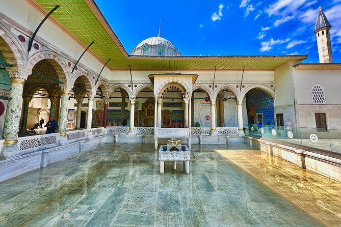 Topkapi Palace & Harem, Basilica Cistern, the Grand Bazaar Tour - Discovering the Grand Bazaar