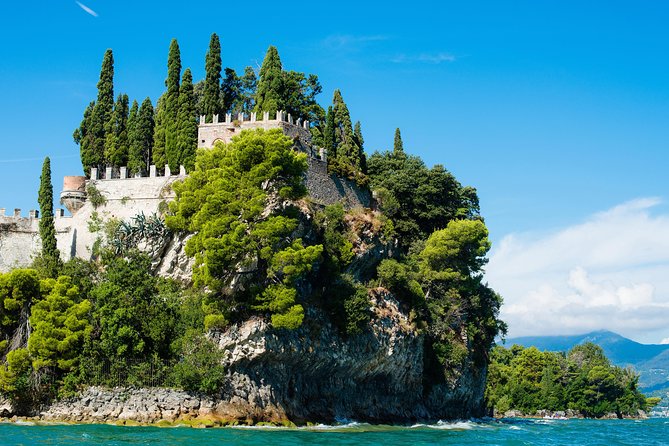 Tour in a Boat From Sirmione to the Isola Del Garda - Meeting Point and Logistics