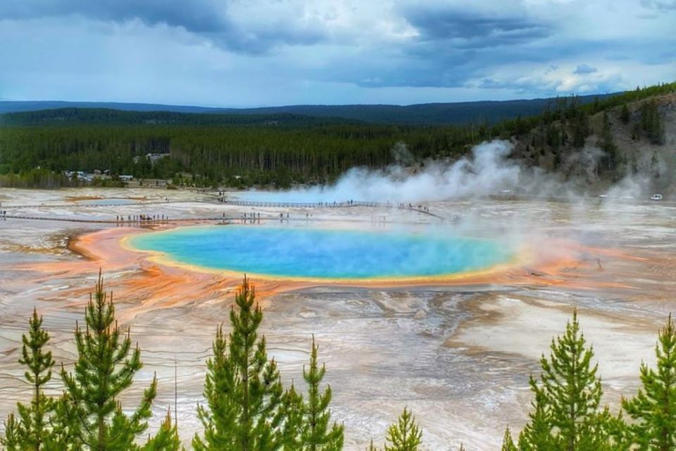 Yellowstone, MT: Lower Loop Private Tour - Taking in the Volcano