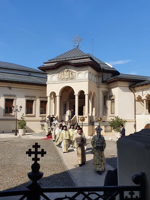 8h Bucharest Communism Tour With Draculas Tomb - Key Points