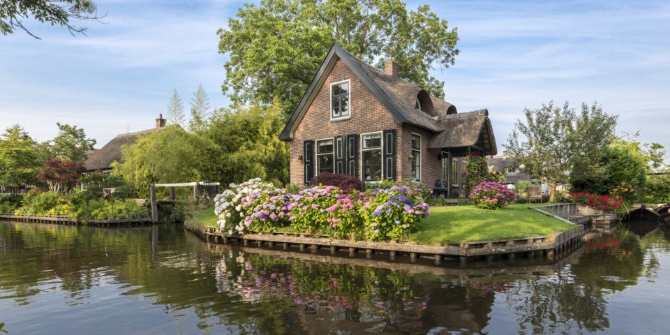 From Amsterdam: Giethoorn Day Trip With Small Electric Boat - Frequently Asked Questions