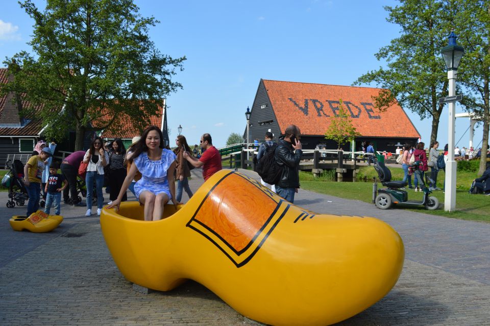 From Amsterdam: Small Group Zaanse Schans and Volendam Tour - Frequently Asked Questions