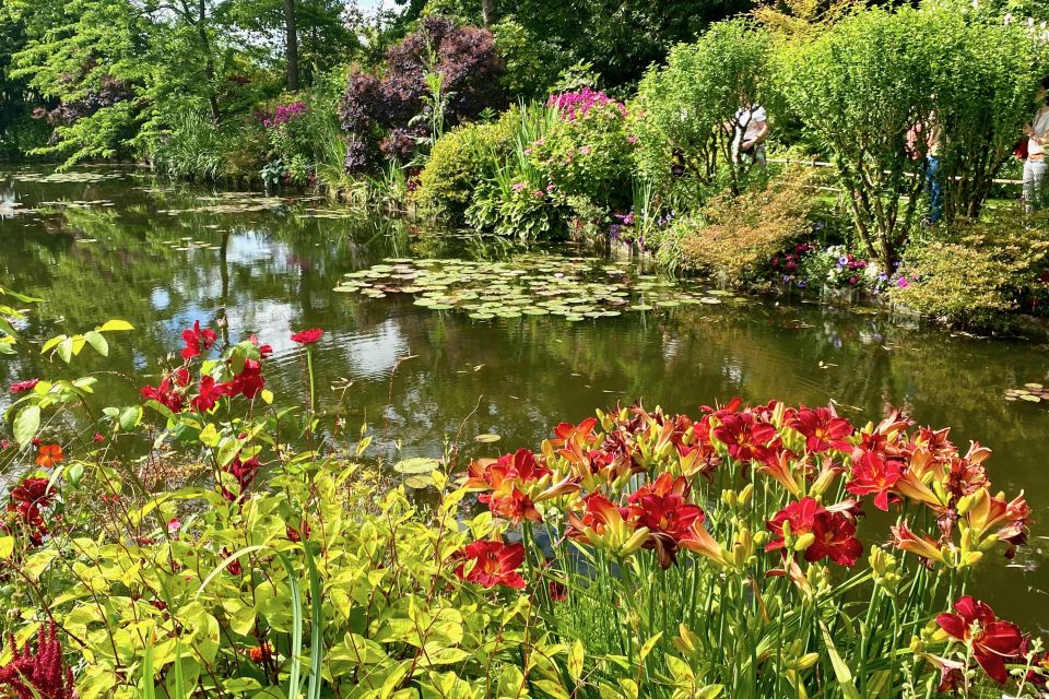 Giverny, Versailles, Trianon for 2 - 7 People From Paris - Frequently Asked Questions