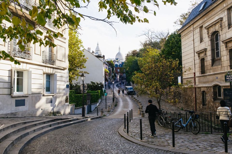 Paris: Hidden Gems of Montmartre With Local Guide - Frequently Asked Questions