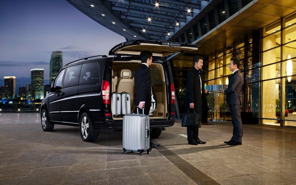 Airport Rovaniemi Transfer by Private Van - Key Points