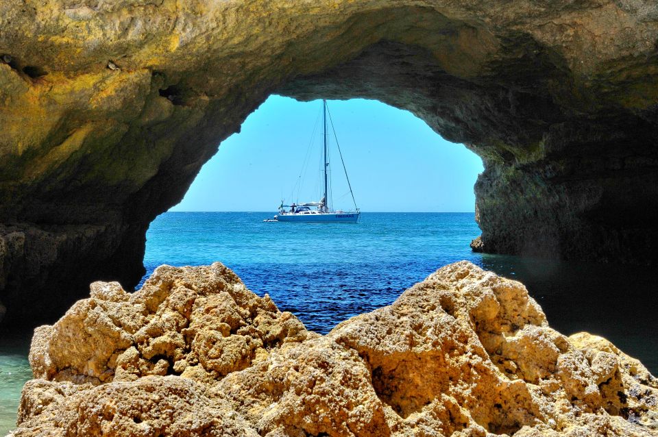 Albufeira: 3-Hour Yacht Daytime/Sunset Cruise to Benagil - Key Points